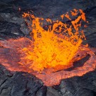 Warme Steine aus Lava